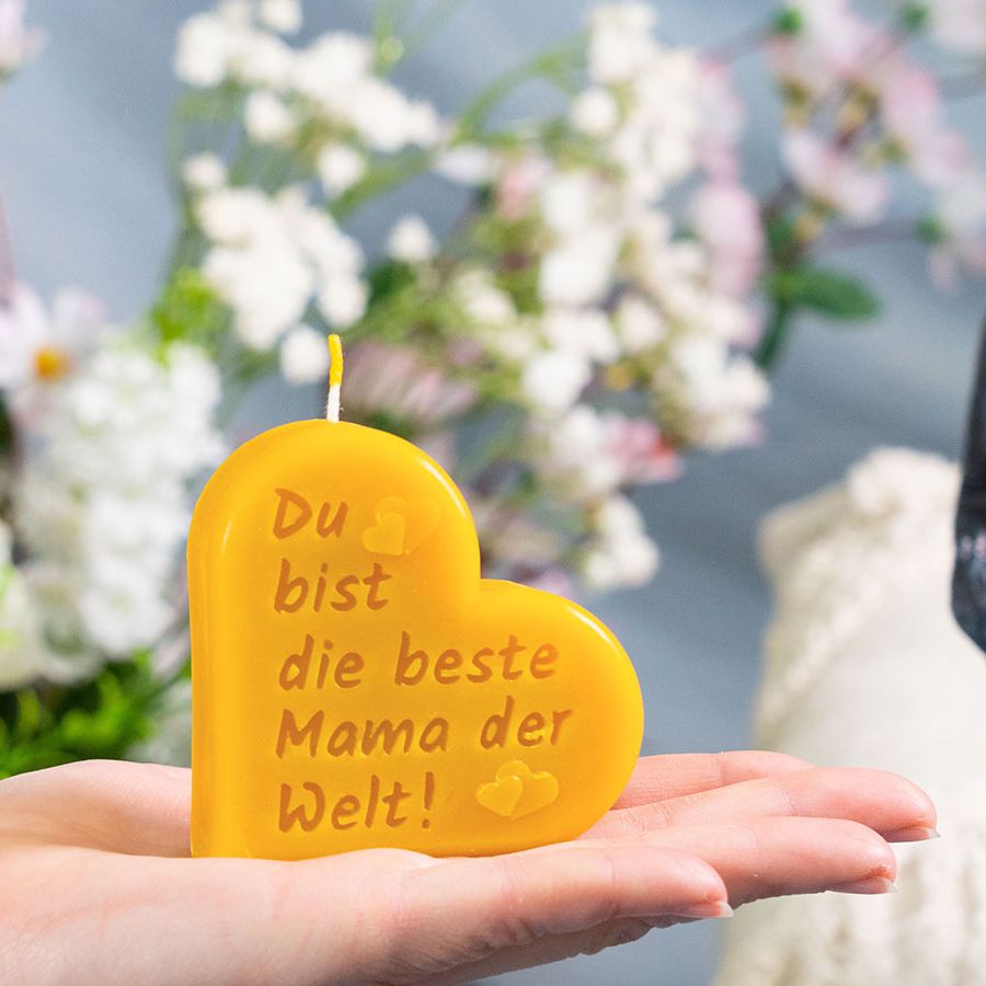 Muttertagskerze Herzform, Gravur, Die beste Mama, 75x75x25mm – Bild 3