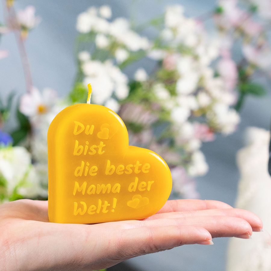 Muttertagskerze Herzform, Relief, Die beste Mama, 75x75x25mm – Bild 2