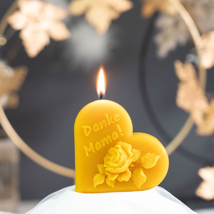 Muttertagskerze Herzform, Relief, Danke Mama, Rose 75x75x35mm